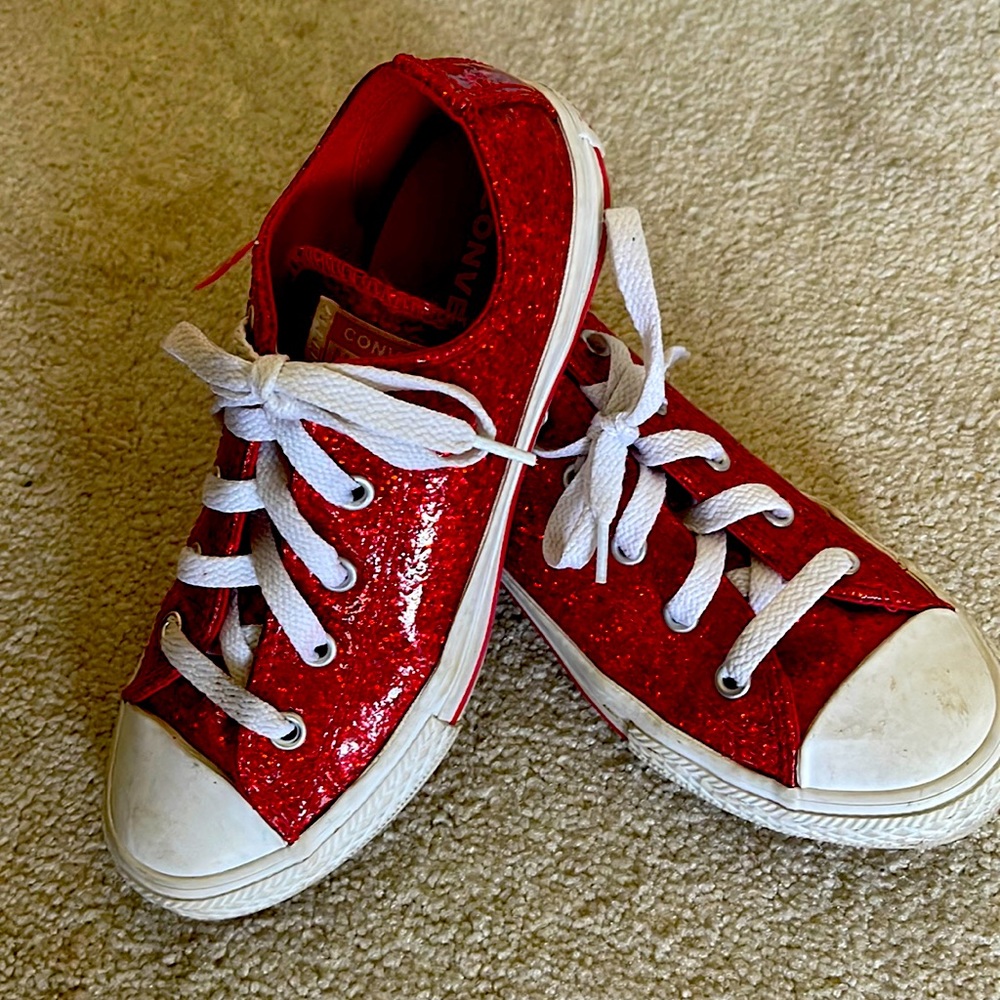 Converse kids size 1.5